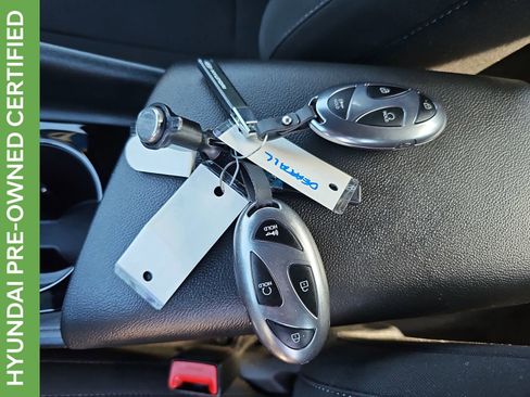 Certified 2025 Hyundai Elantra SEL w/ Cargo Package image 38