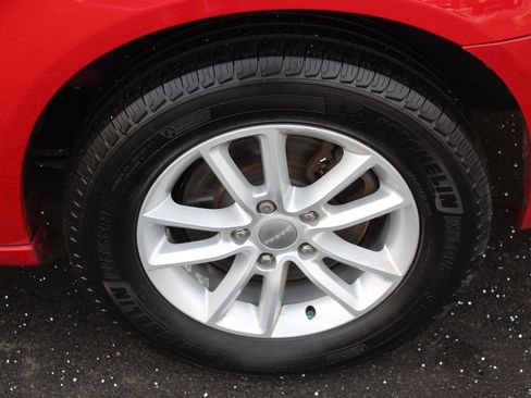 Used 2015 Dodge Grand Caravan SXT w/ UConnect Hands-Free Group image 23