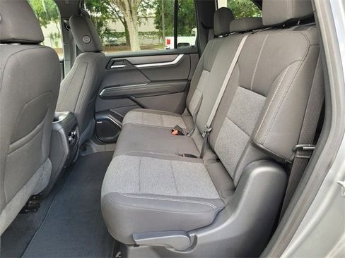 Used 2025 GMC Acadia Elevation image 13