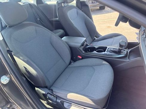 Used 2025 Kia K4 FWD image 8