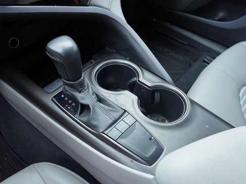 Used 2023 Toyota Camry SE image 14