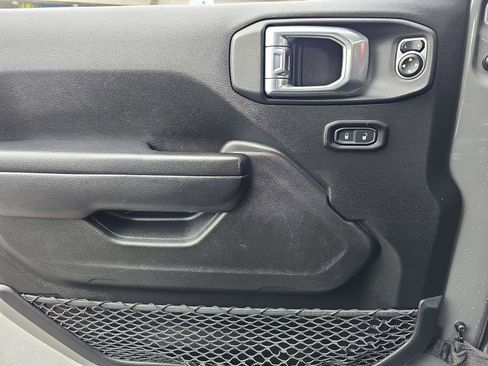 Used 2021 Jeep Wrangler Unlimited Rubicon image 26