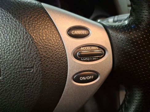 Used 2009 Nissan Altima 3.5 SE w/ Premium Pkg image 22