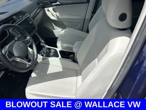 Certified 2024 Volkswagen Tiguan SE w/ Panoramic Sunroof Package FWD image 15