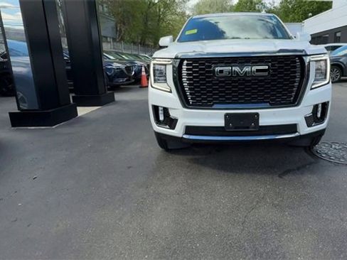 Used 2023 GMC Yukon Denali Ultimate image 3