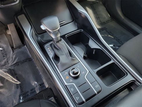 Used 2023 Kia Sorento LX image 18