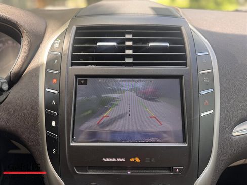 Used 2017 Lincoln MKC Premiere image 34