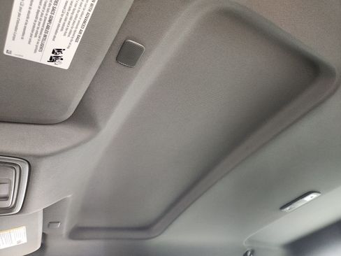 Certified 2025 Chevrolet Silverado 1500 LT RWD image 25