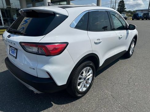 Used 2020 Ford Escape SE AWD/4WD image 2