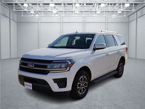 Used 2024 Ford Expedition XLT RWD image 1