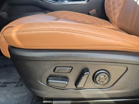 Certified 2022 Kia Sorento SX Prestige w/ Rust Color Package image 12