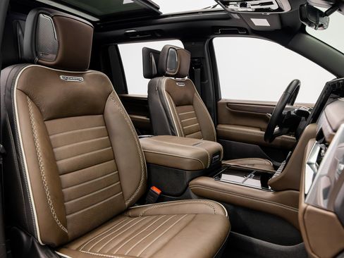 Used 2026 GMC Yukon XL Denali Ultimate w/ LPO, Floor Liner Package AWD/4WD image 27