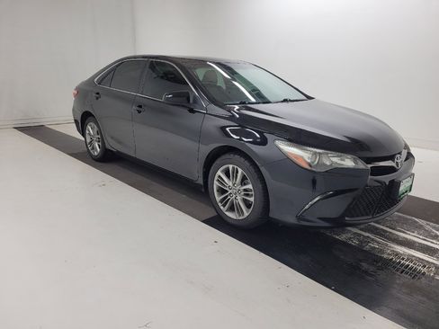 Used 2016 Toyota Camry SE FWD image 11