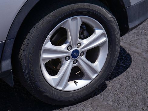 Used 2016 Ford Escape SE w/ Equipment Group 201A FWD image 7