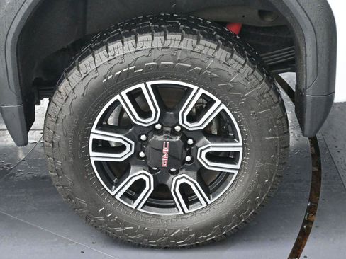 Used 2022 GMC Sierra 2500 AT4 w/ AT4 Preferred Package AWD/4WD image 36