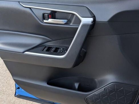 Used 2021 Toyota RAV4 XLE image 24