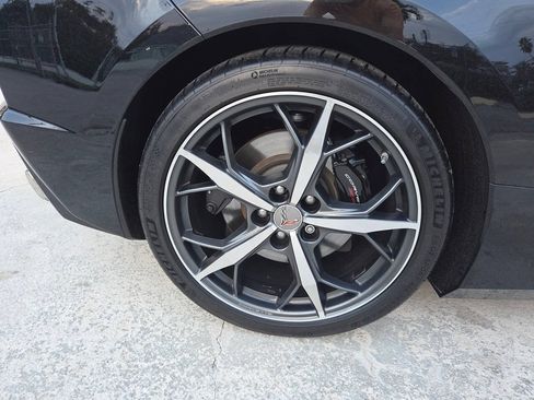 Used 2021 Chevrolet Corvette Stingray Preferred Cpe w/ Z51 Performance Package RWD image 19