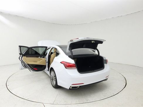 Used 2016 Hyundai Genesis 3.8 w/ Option Group 02 image 11