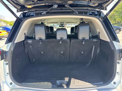 Used 2023 Nissan Pathfinder SL AWD/4WD image 23