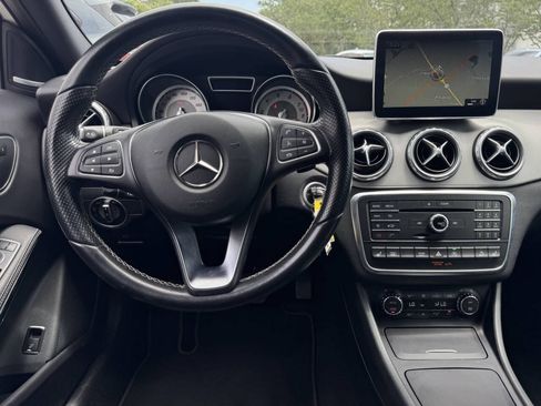 Used 2016 Mercedes-Benz GLA 250 4MATIC image 12