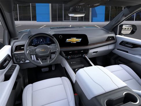 New 2025 Chevrolet Suburban Premier image 15