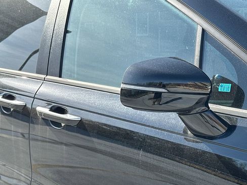 New 2026 Kia Carnival EX FWD image 11