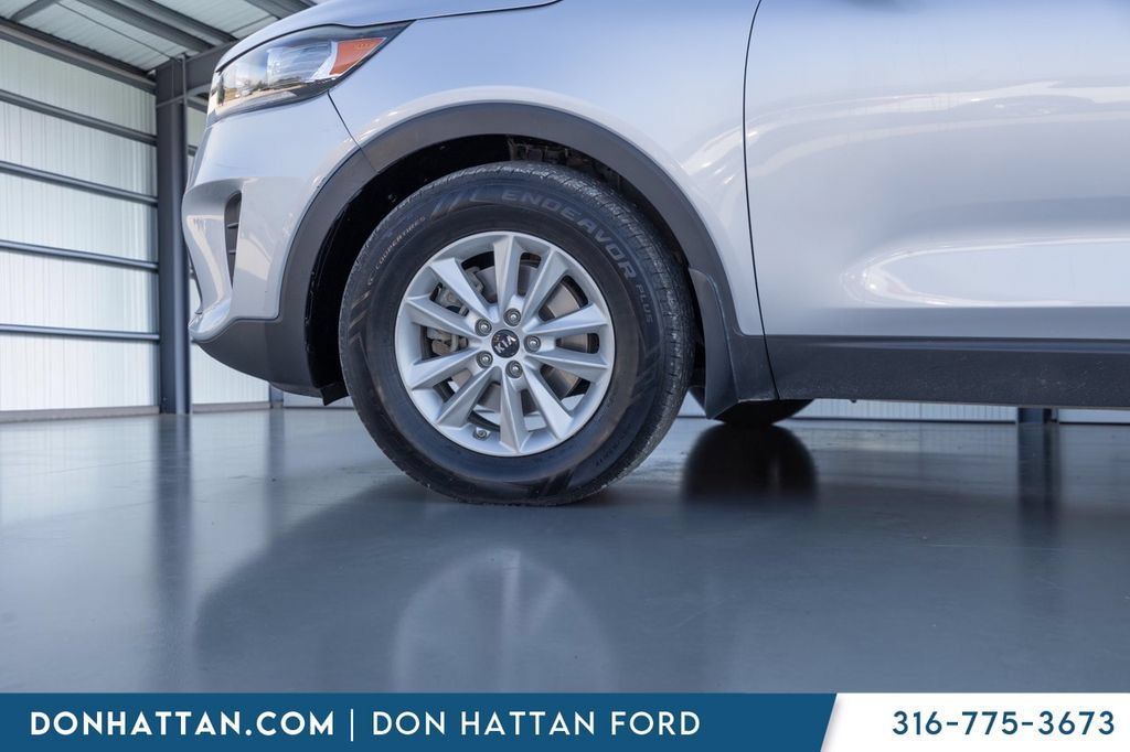 Used 2019 Kia Sorento FWD V6 image 29