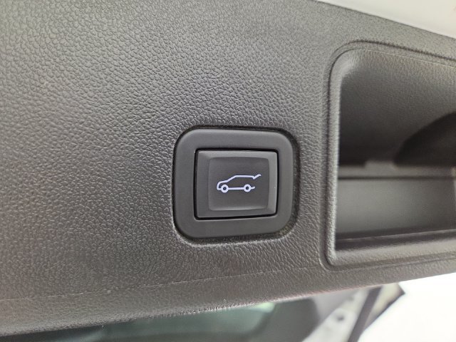 Used 2024 GMC Terrain SLT AWD/4WD image 32