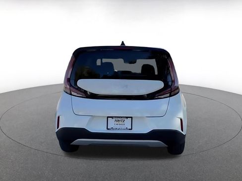 Used 2025 Kia Soul LX w/ LX Technology Package image 12