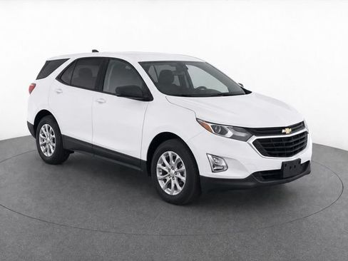 Used 2019 Chevrolet Equinox LS FWD image 2