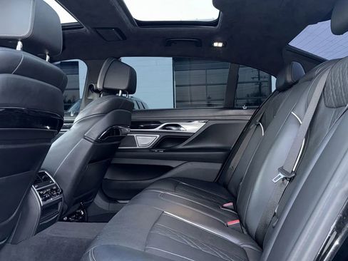 Used 2017 BMW 750i 750i Sedan 4D image 41