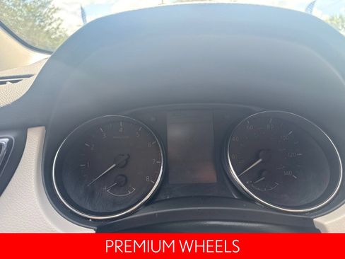 Used 2019 Nissan Rogue Sport SL FWD image 14