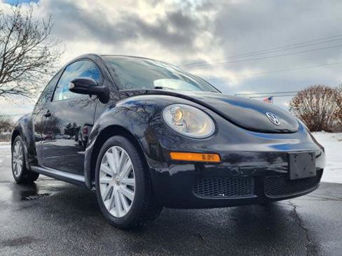 Used 2008 Volkswagen Beetle S image 2