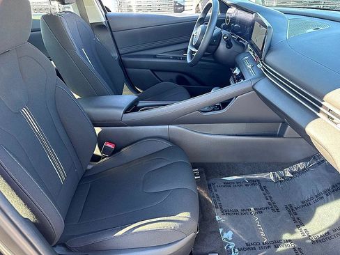 Certified 2023 Hyundai Elantra SEL w/ Convenience Package image 22