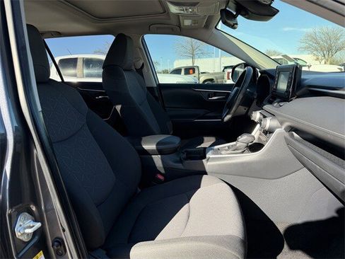 Used 2019 Toyota RAV4 XLE image 29