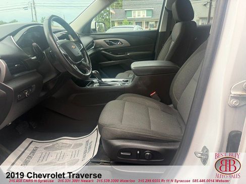 Used 2019 Chevrolet Traverse LT FWD image 4