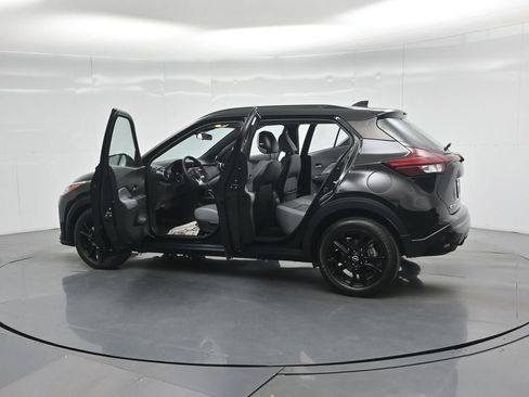 Used 2023 Nissan Kicks SR w/ SR Premium Package FWD image 34