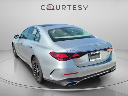 Used 2025 Mercedes-Benz E 350 Sedan image 3