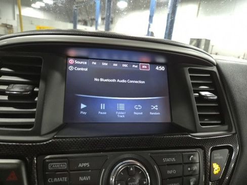 Used 2019 Nissan Pathfinder SL image 30