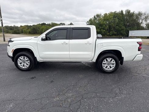 Used 2024 Nissan Frontier SV w/ SV Convenience Package image 9