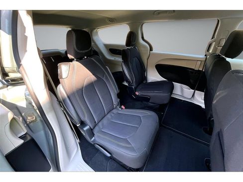 Certified 2024 Chrysler Voyager LX FWD image 41