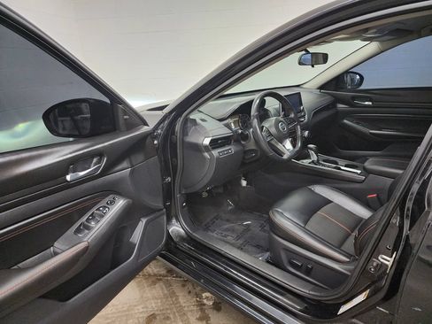 Used 2021 Nissan Altima 2.5 SR FWD image 11