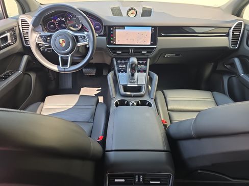 Certified 2023 Porsche Cayenne AWD/4WD image 16