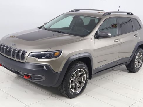 Used 2020 Jeep Cherokee Trailhawk w/ Cold Weather Group AWD/4WD image 20
