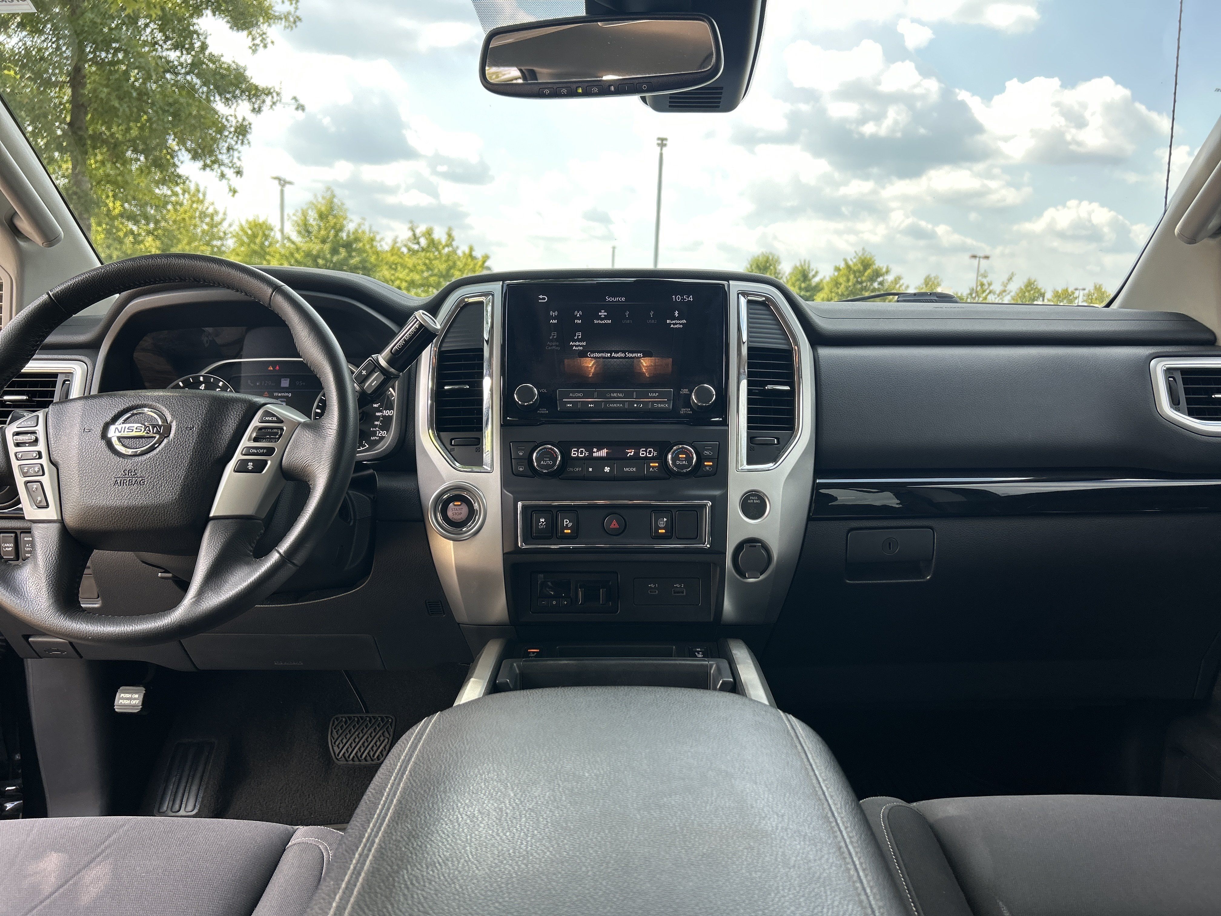 Used 2021 Nissan Titan SV w/ SV Convenience Package RWD image 29