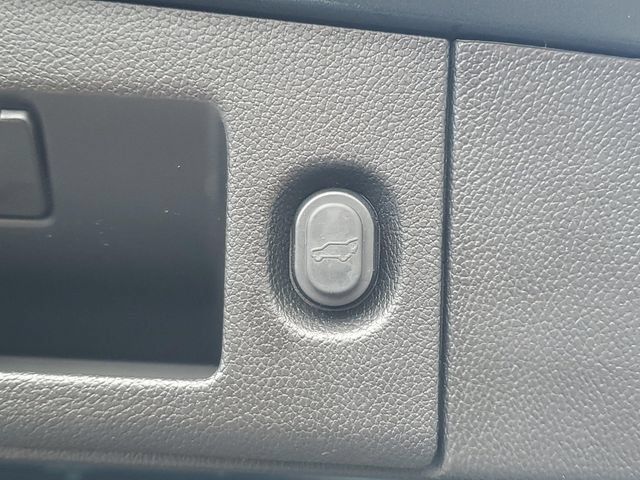 Used 2019 Cadillac Escalade Luxury AWD/4WD image 36