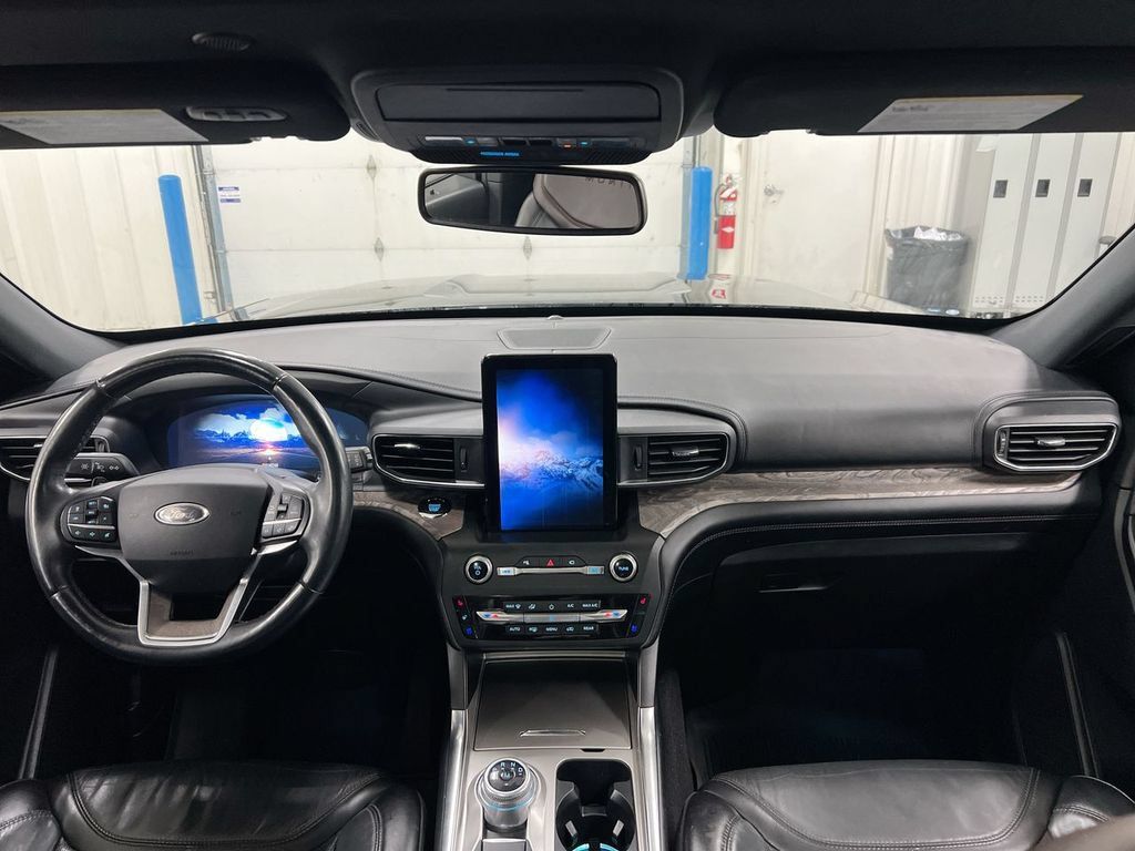 Used 2020 Ford Explorer Platinum w/ Premium Technology Package AWD/4WD image 10