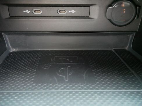 Certified 2023 Volkswagen Taos SEL AWD/4WD image 29