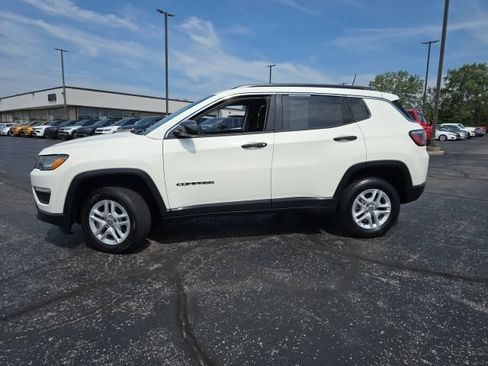 Used 2019 Jeep Compass Sport AWD/4WD image 3