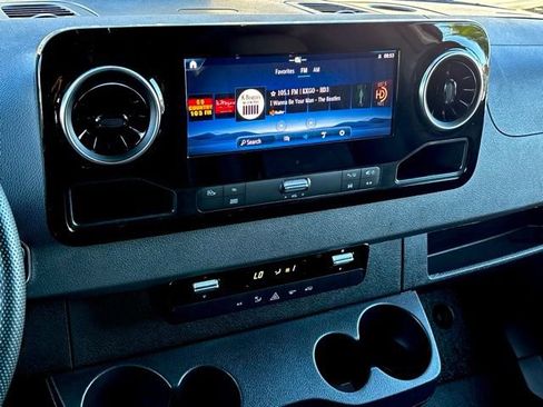 Used 2025 Mercedes-Benz Sprinter 2500 image 22